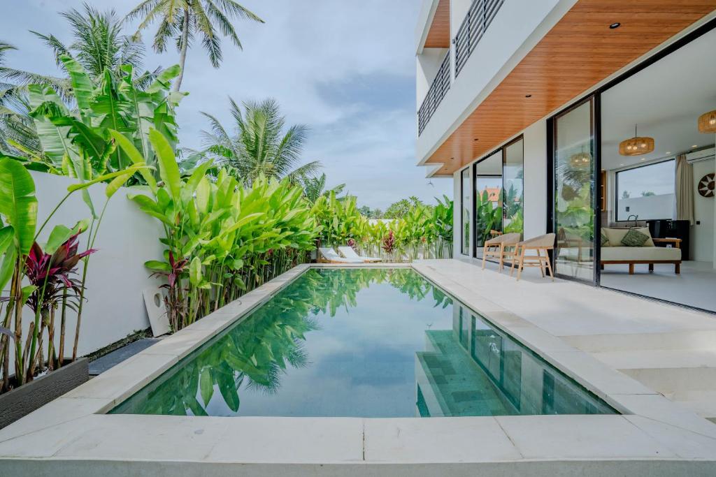 Master villa pool